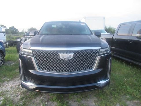 Used 2023 Cadillac Escalade Premium Luxury w/ LPO, Radiant Package AWD/4WD image 2