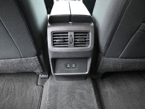 Used 2024 Nissan Rogue SV image 24