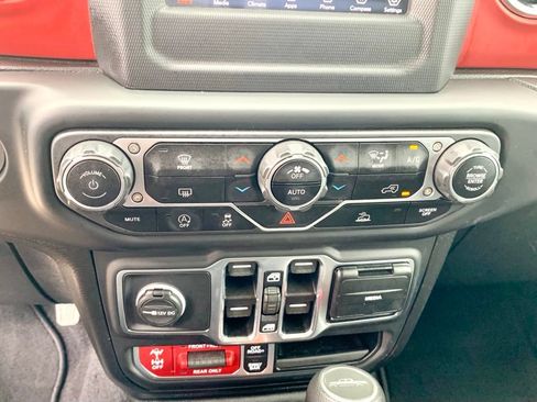 Used 2020 Jeep Gladiator Rubicon AWD/4WD image 35