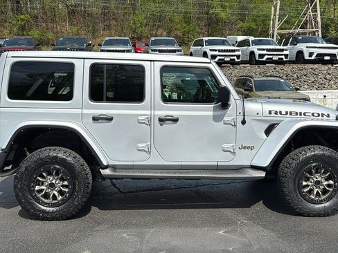 Certified 2022 Jeep Wrangler Unlimited Rubicon w/ Trailer Tow Package AWD/4WD image 9