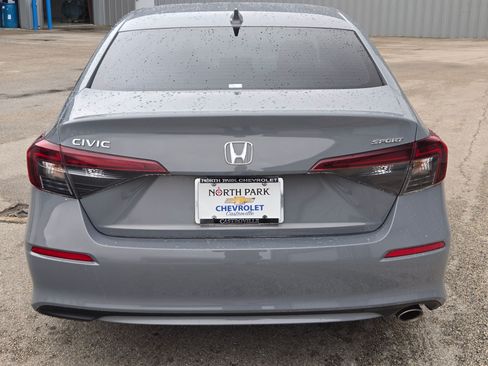 Used 2025 Honda Civic Sport image 4