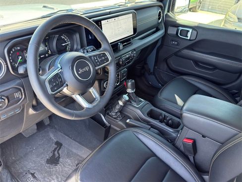 Used 2024 Jeep Wrangler Unlimited Sahara image 14