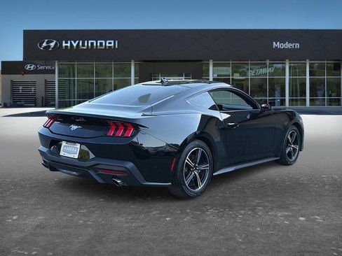 Used 2024 Ford Mustang Coupe RWD image 4