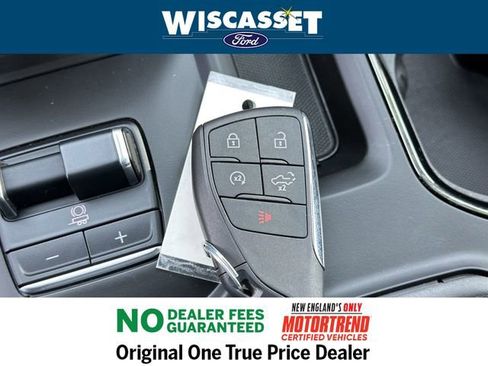 Used 2024 GMC Sierra 1500 AT4 w/ Technology Package image 12