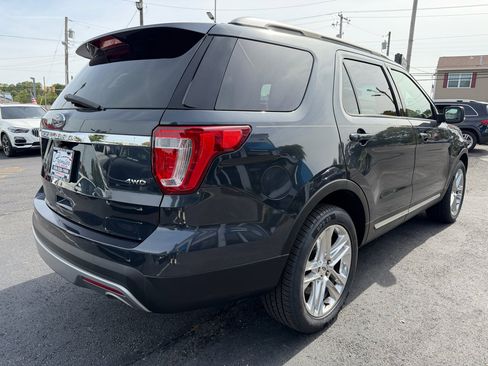 Used 2017 Ford Explorer XLT w/ Equipment Group 202A image 5