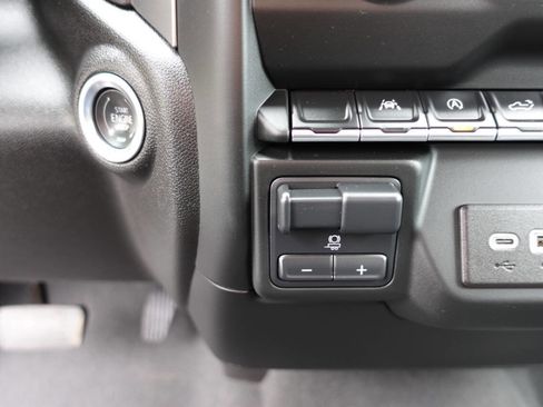 Used 2024 Chevrolet Silverado 1500 Custom AWD/4WD image 38