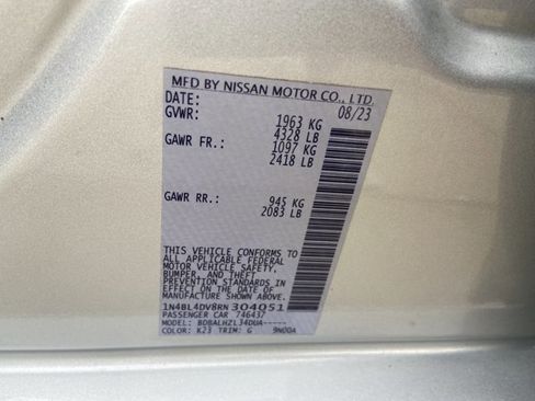 Used 2024 Nissan Altima 2.5 SV image 32