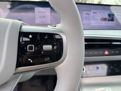 New 2026 Genesis GV70 2.5T Advanced image 16