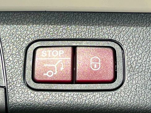 Certified 2026 Mercedes-Benz GLB 250 4MATIC image 38