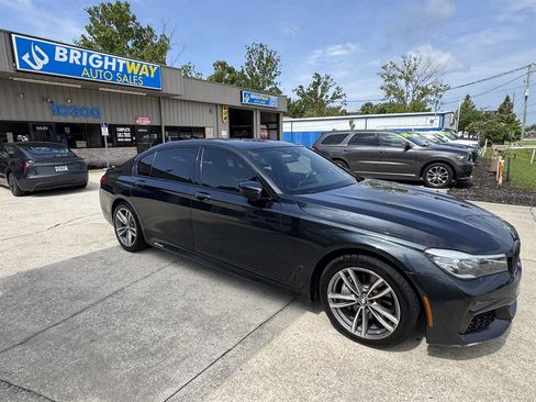 Used 2019 BMW 740i xDrive w/ Executive Package AWD/4WD image 3