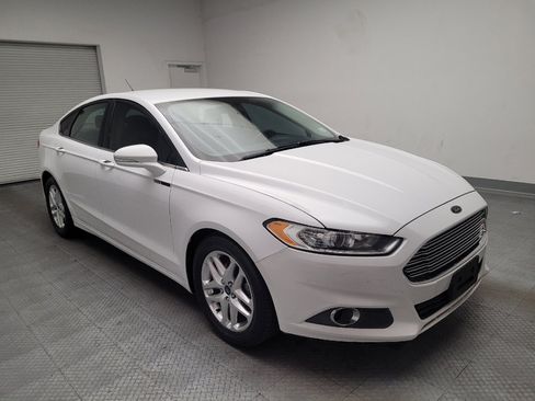 Used 2016 Ford Fusion SE FWD image 13