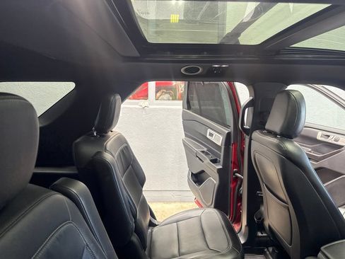 Used 2020 Ford Explorer Limited AWD/4WD image 16