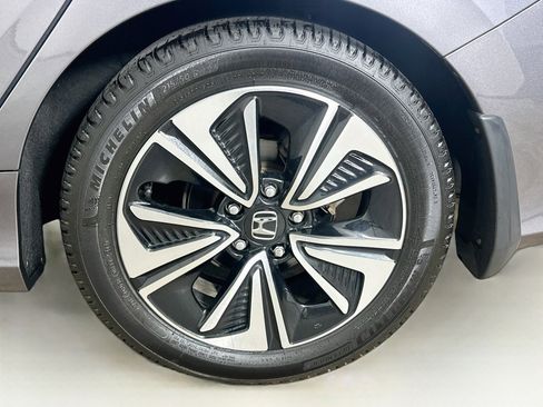 Used 2018 Honda Civic EX-L image 11