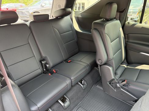 New 2026 Chevrolet Traverse Z71 w/ Enhanced Driving Package AWD/4WD image 16