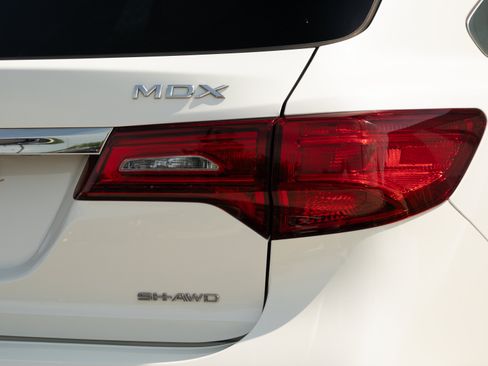 Used 2017 Acura MDX SH-AWD image 24