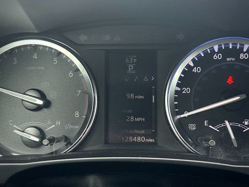 Used 2016 Toyota Highlander XLE image 10