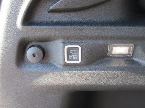 New 2025 Jeep Grand Cherokee L Limited w/ Black Appearance Package image 32