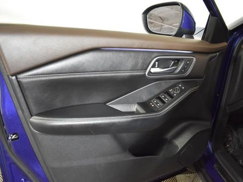 Used 2023 Nissan Rogue Platinum AWD/4WD image 7