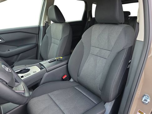 Used 2025 Nissan Rogue SV FWD image 15