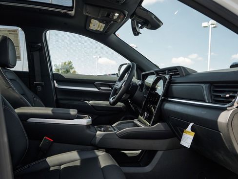 New 2026 GMC Terrain Elevation w/ Elevation Premium Package image 11