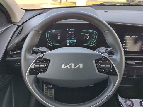Certified 2023 Kia Niro EX Touring image 15