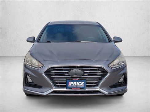 Used 2018 Hyundai Sonata SE FWD image 2