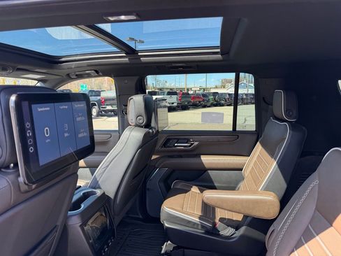 New 2026 GMC Yukon XL Denali Ultimate w/ LPO, Illumination Package AWD/4WD image 11