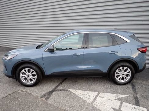 Certified 2023 Ford Escape Active AWD/4WD image 2