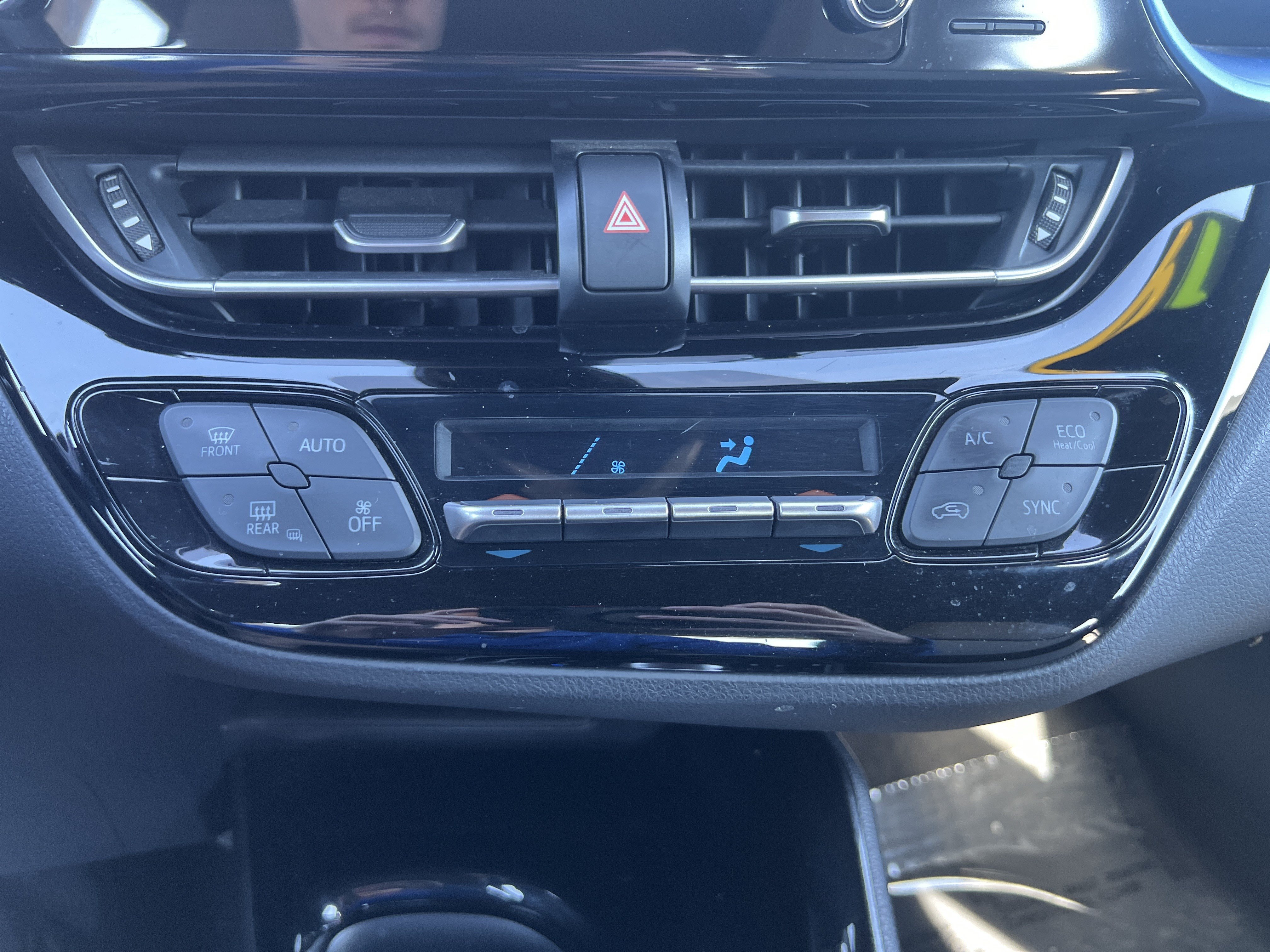 Used 2019 Toyota C-HR XLE FWD image 31