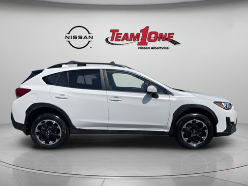 Used 2021 Subaru Crosstrek 2.0i Premium w/ Moonroof Package AWD/4WD image 9