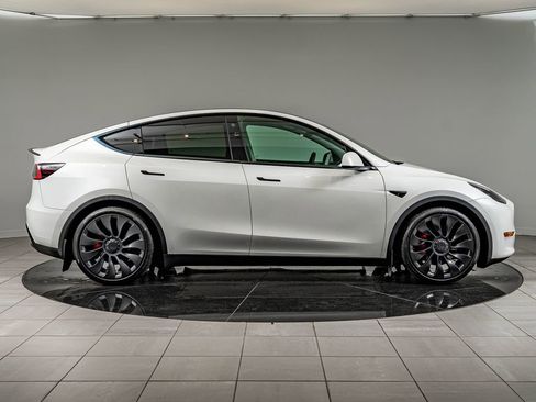 Used 2022 Tesla Model Y Performance AWD/4WD image 4