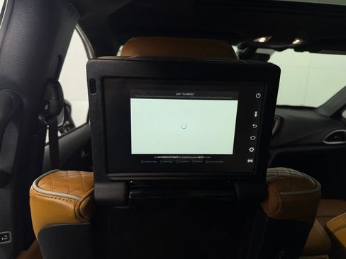Used 2023 Chrysler Pacifica Pinnacle FWD image 30