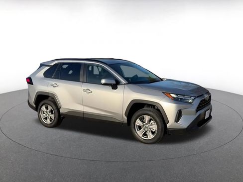 Used 2025 Toyota RAV4 XLE image 2