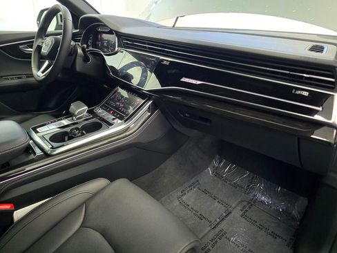 Used 2024 Audi Q8 Prestige w/ Prestige Package image 27