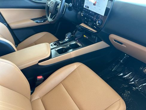 Used 2026 Lexus NX 350h AWD w/ Accessory Package (2T) image 18