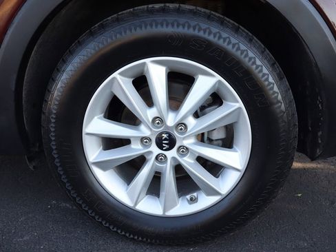 Used 2019 Kia Sorento AWD V6 image 44