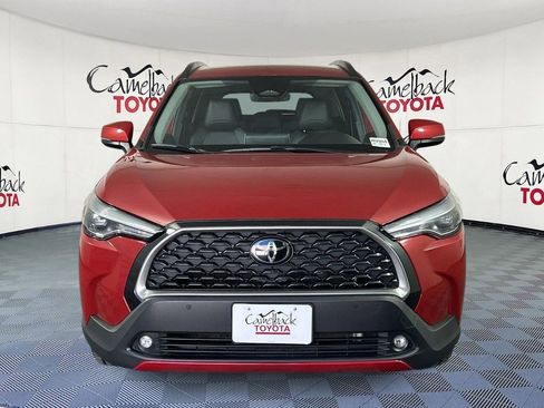 Used 2023 Toyota Corolla Cross XLE FWD image 3