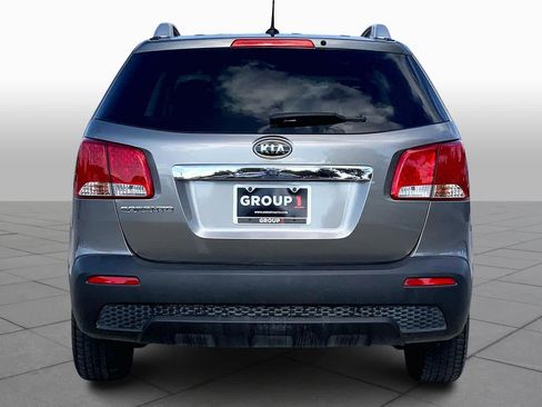 Used 2011 Kia Sorento LX image 4