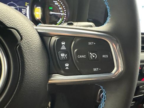 Used 2024 Jeep Wrangler High Altitude AWD/4WD image 37