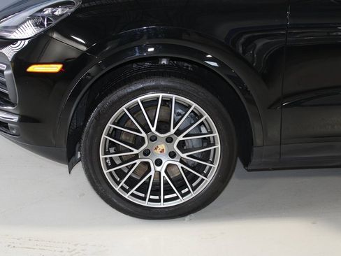 Used 2023 Porsche Cayenne S image 7