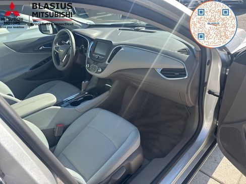 Used 2018 Chevrolet Malibu Hybrid FWD image 37