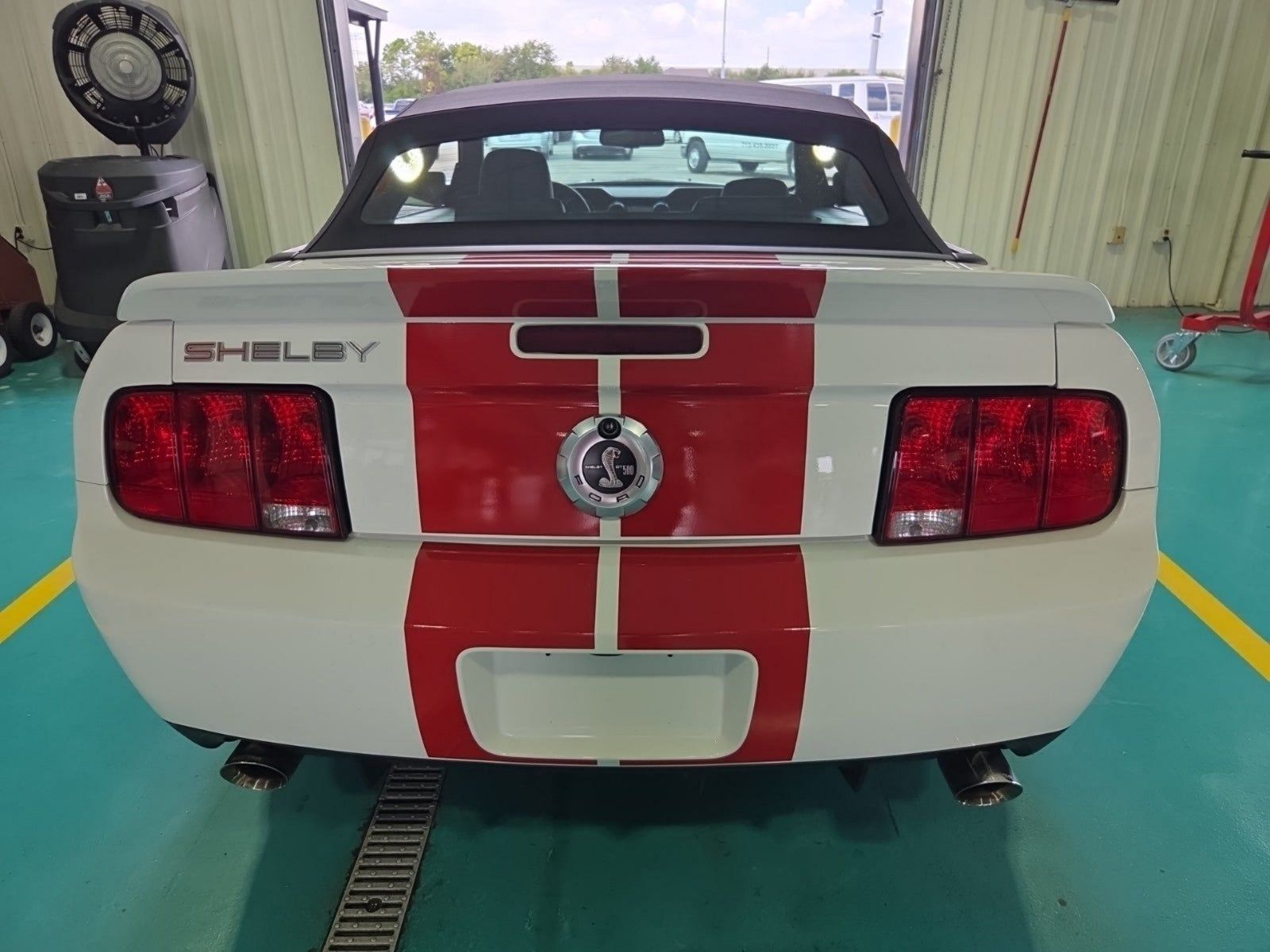 Used 2008 Ford Mustang Shelby GT500 RWD image 4