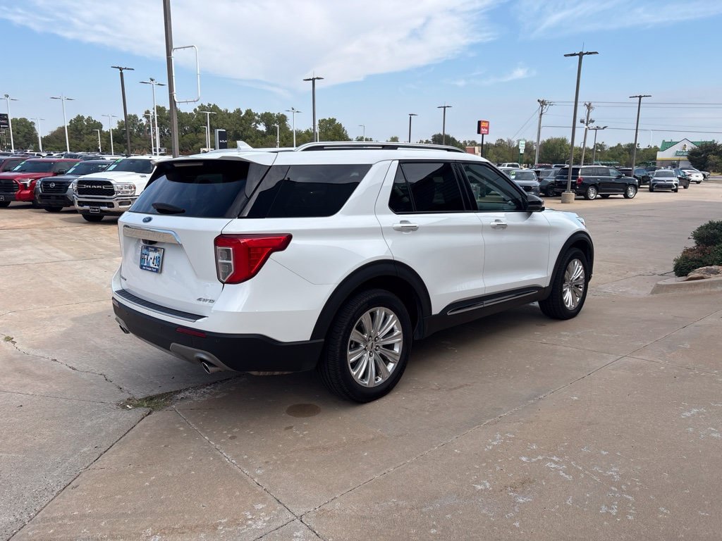 Used 2024 Ford Explorer Limited w/ Equipment Group 301A AWD/4WD image 4
