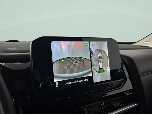 Used 2024 Nissan Pathfinder Platinum image 20