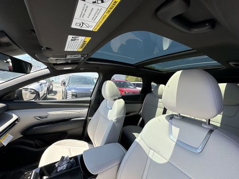 New 2026 Hyundai Tucson Limited AWD/4WD image 16