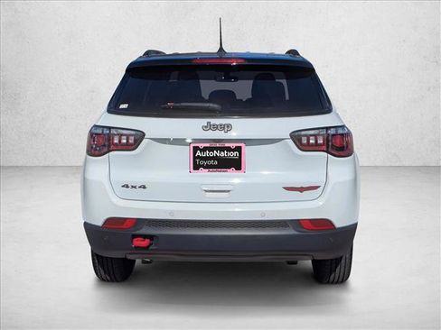 Used 2023 Jeep Compass Trailhawk image 6