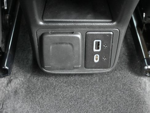 Used 2024 Chevrolet TrailBlazer RS w/ Convenience Package AWD/4WD image 38