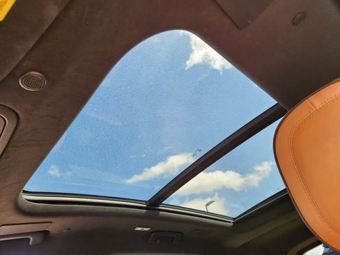 Used 2021 Lincoln Aviator Black Label w/ Class IV Trailer Tow Package image 9