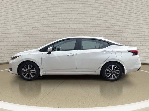 Used 2025 Nissan Versa SV w/ Trunk Package FWD image 8