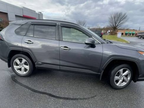 Certified 2019 Toyota RAV4 Limited w/ Carpet Mat Package AWD/4WD image 9